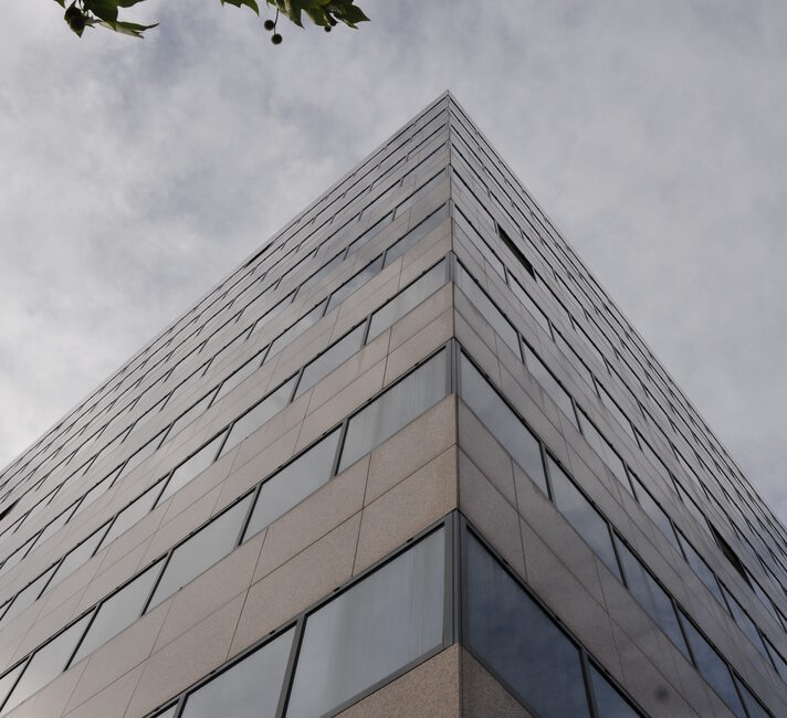 Arquitectura para oficinas y espacios comerciales | Edificio oficinas El Trovador 2