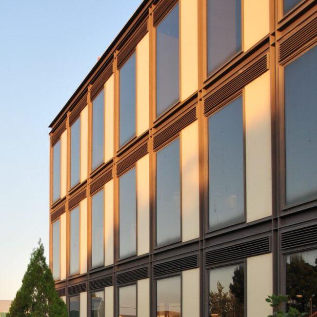 Arquitectura para oficinas y espacios comerciales | Edificio oficinas Fabricas 5